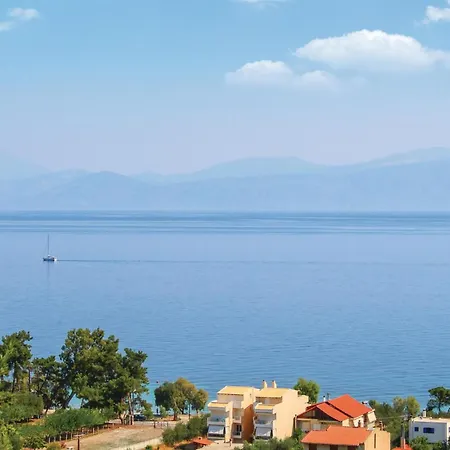 Дом отдыха Gorgeous In Melissi Xylokastro With House Sea View Мелисси